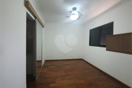 Apartamento Cobertura, no Condomínio Porto Sol.