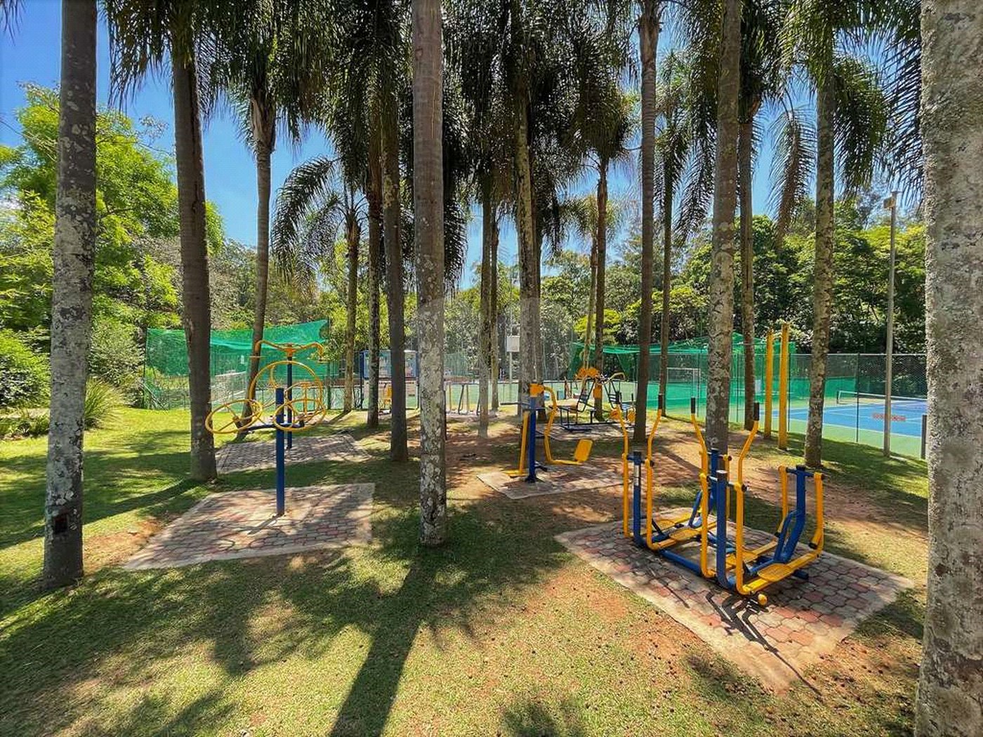 Casa de Alto Padrão à Venda e Locação - Condomínio Vila Verde