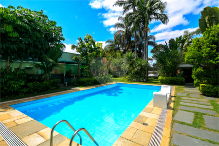Casa Térrea à venda com 4 suítes em Jardim Marajoara, São Paulo, SP