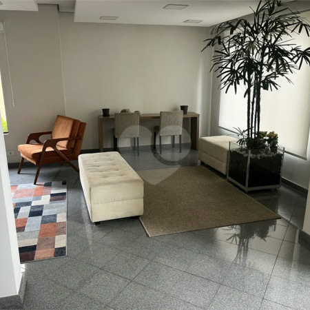 Apartamento de 01 dormitório com terraço e vaga perto do metrô