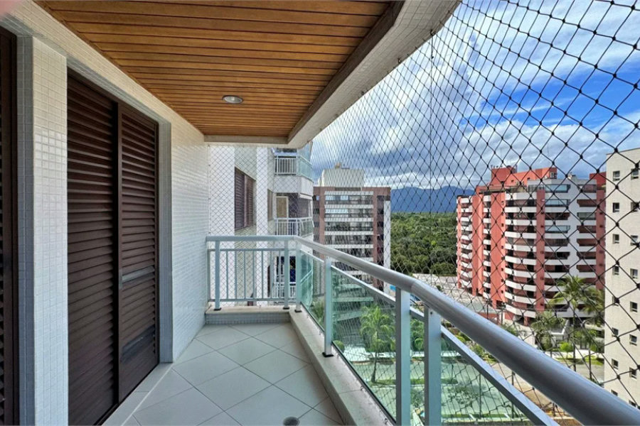 Apartamento à venda com 3 quartos, sendo 1 suíte,  em Riviera de São Lourenço, Bertioga, SP