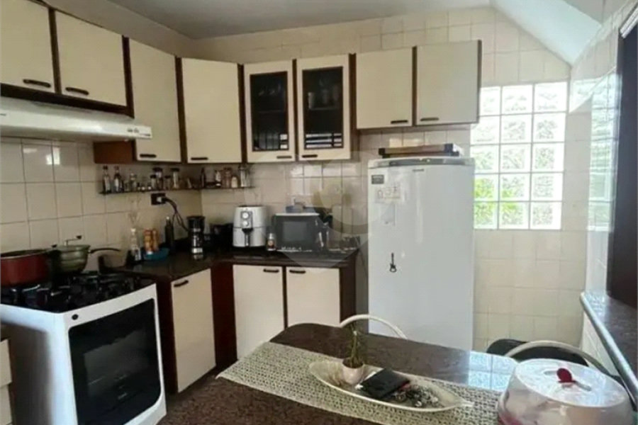 Casa com 4 dormitórios a venda na Vila Bonilha.