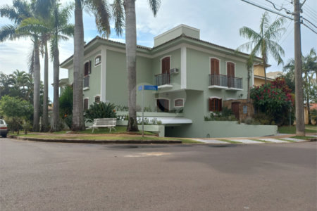 Sobrado no Condomínio Faber 1