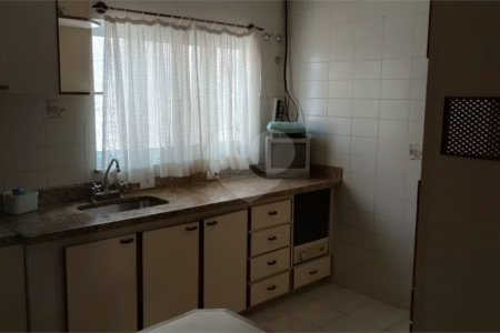 Sobrado amplo com 3 dormitorios e area de lazer a venda