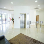 Indaiatuba - Torre Business -Venda e Locação - Escritório e WC , com area util de 39.16m² -R$ 385.000,00- Locação - R$ 2.600,00, mais condominio de R$ 317,,48 - iptu de R$ 110,63 - condominio para venda - R$ 503,86 - Complexo Office Premium de 3 torres de salas comerciais, um shopping