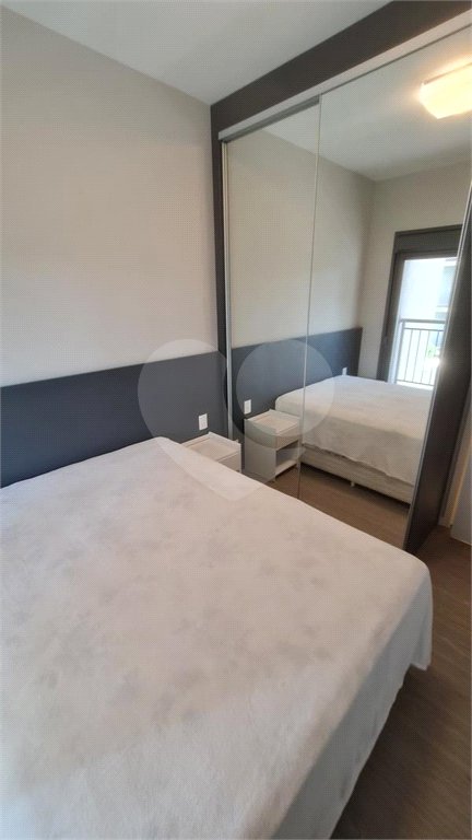 Apartamento com 2 dormitórios e uma suíte, mobilíado no Ibirapuera.