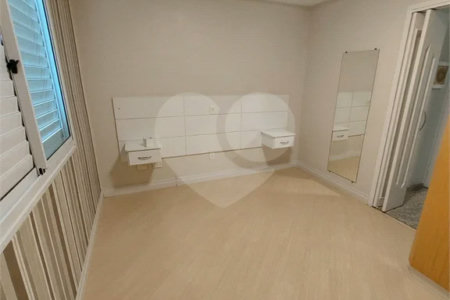Sobrado á venda com 102m²- Vila Bertioga.