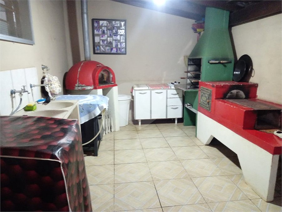 Chácara Balneário do 29 com piscina.
