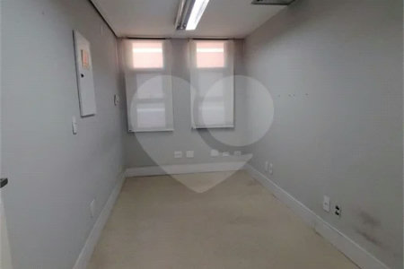 SALA COMERCIAL, 106m2, NO PARAISO