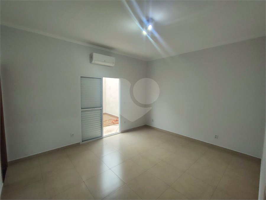 Casa à venda com 3 quartos, sendo 1 suíte,  no condomínio Bosque São Carlos, São Carlos - SP