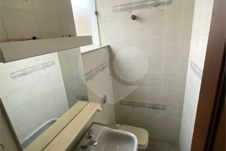 Casa Térrea com 3 suítes, sendo 1 suíte master.