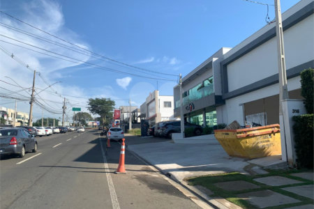 Indaiatuba - Galpão em frente ao Hospital Indaiatuba - Av Fábio Ferraz Bicudo - Locação - R$ 26.800,00 - Lote 360 metros - Área construída 375 metros - 05 vagas - 04 banheiros - 02 copas - finalizando acabamento.