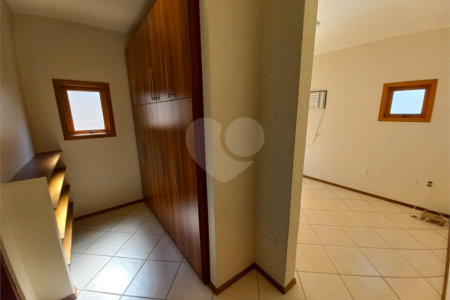 Casa Térrea no Condomínio Damha I,