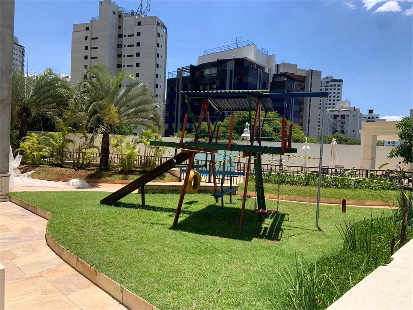 Apartamento à venda ou para alugar com 3 suítes em Morumbi, São Paulo, SP