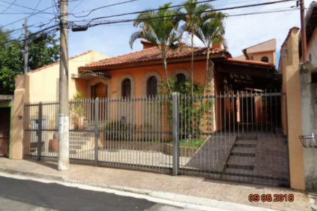 Casa Térrea à venda com 3 suítes em Ferreira, São Paulo, SP