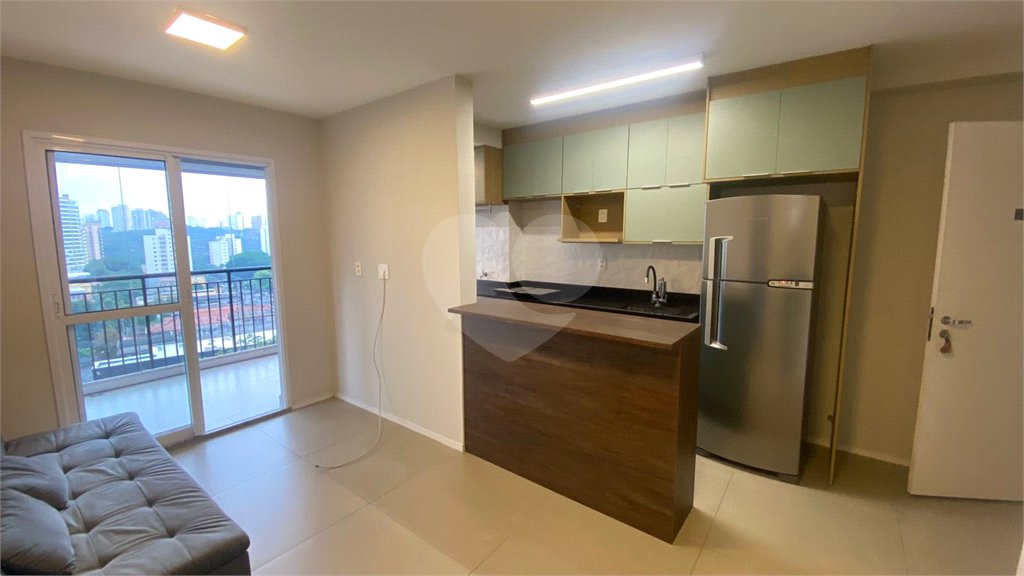 Apartamento mobiliado à venda na Vila Mariana, 2 quartos, varanda