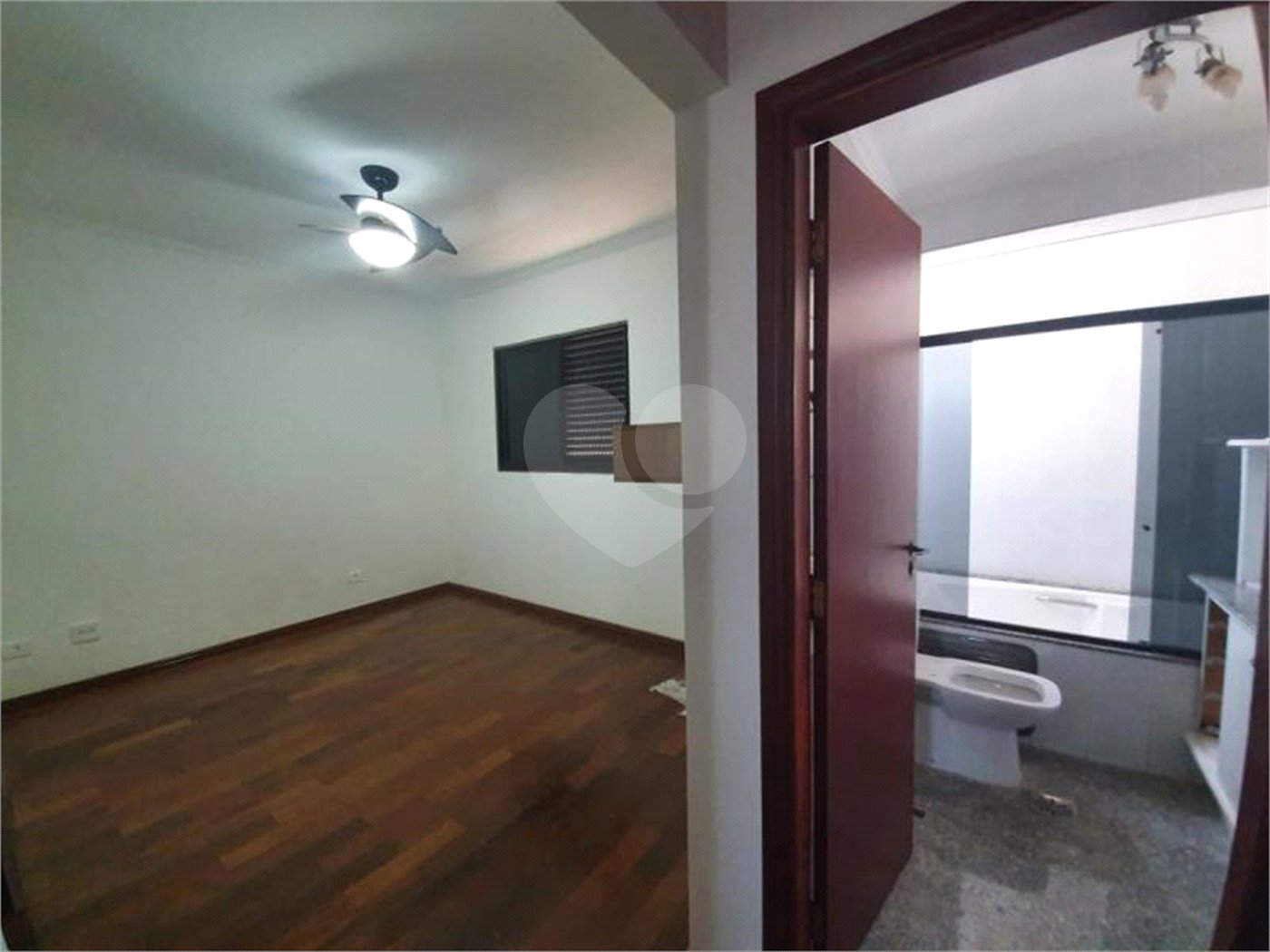 Apartamento Cobertura, no Condomínio Porto Sol.