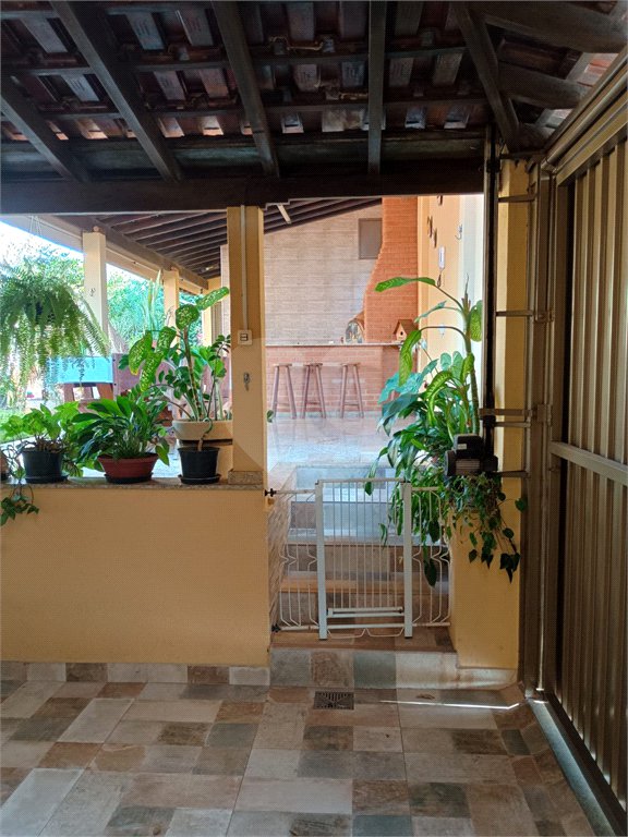 Sobrado com 3 quartos à venda com área gourmet completa e 5 vagas de garagem – Santa Marta - São Carlos/SP