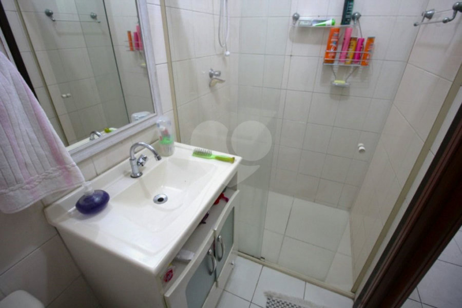Sobrado a venda em Condominio fechado 80m 02 dormitórios 01 vaga