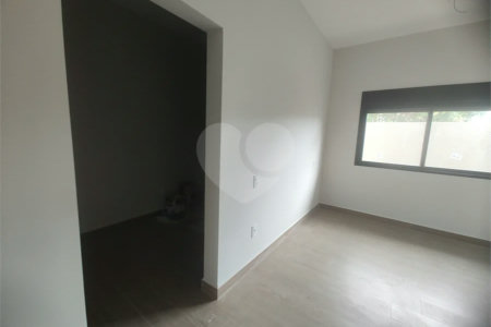 Casa exclusiva em Atibaia de alto padrão com 3 suítes, piscina, espaço gourmet, condomínio fechado, aceita financiamento
