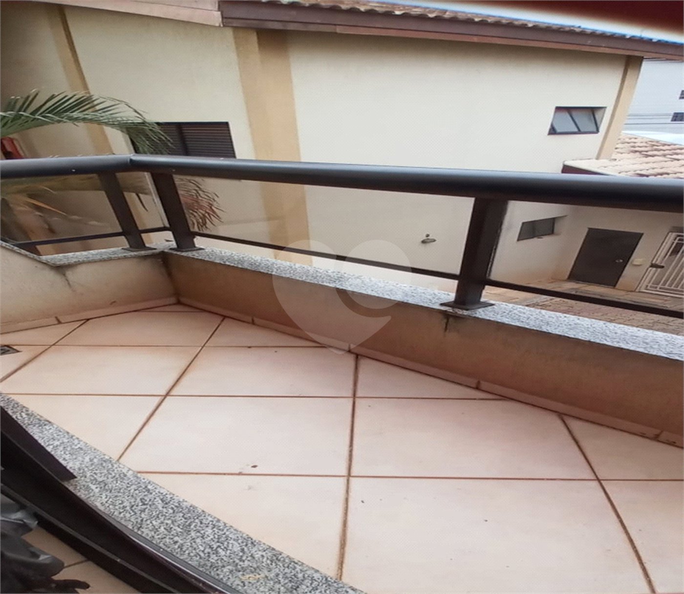 Apartamento no Condomínio Maktub.