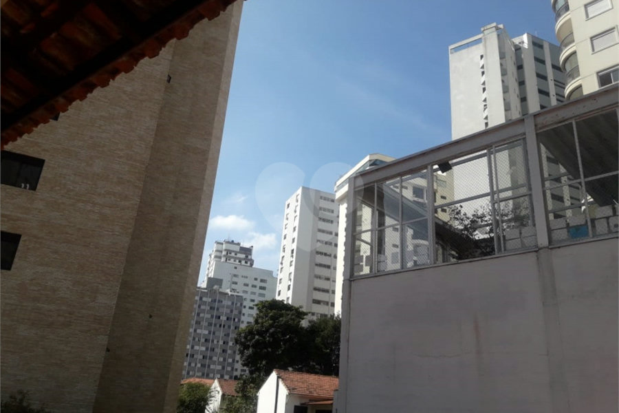 APARTAMENTO DE 3 QUARTOS À VENDA NO PARAÍSO