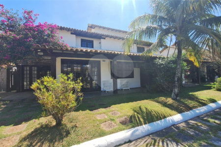 Casa em Condomínio à Venda nos Ossos, Búzios!!