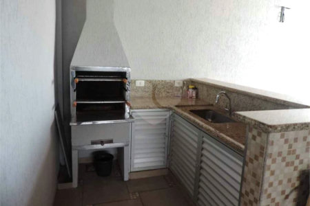 Casa Térrea com 2 dormitórios, sendo 1 suíte.