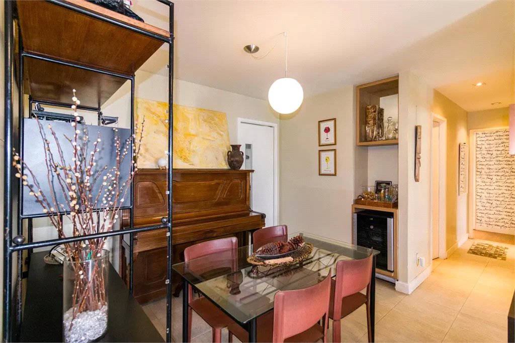 Apartamento à venda com 3 quartos, sendo 2 suítes, em Morumbi, São Paulo, SP
