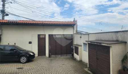 Casa à venda com 2 quartos em Cidade São Mateus, São Paulo, SP