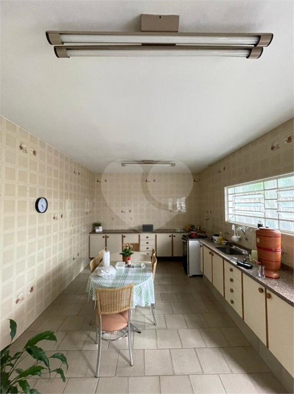 Casa térrea para venda no bairro Vila Xavier em Araraquara/SP.