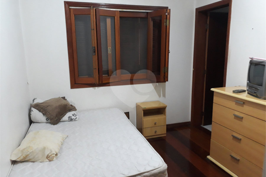 Mansão em condomínio, com 6 suites, e vagas para 15 autos....
