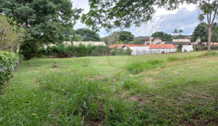 Terreno à venda no condomínio Vila Pinhal, Itirapina - SP