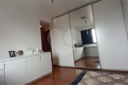 Apartamento à Venda em Mirandópolis com 4 Dormitórios, 2 Suítes e 4 Vagas