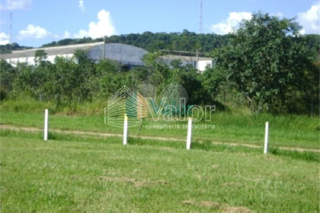 Vende-se área comercial com 220m de frente para a Washington Luiz,