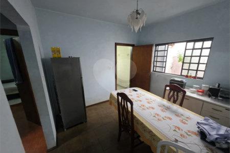 Casa térrea, 2 dormitórios com salão comercial Jd. Nova São Carlos