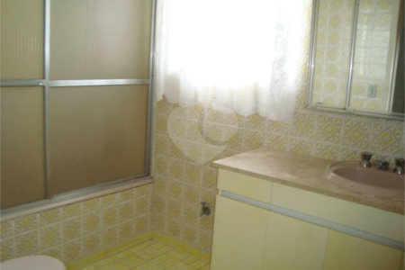 Casa sobrado a venda com 3 dormitórios na mooca.Aceita Permuta.
