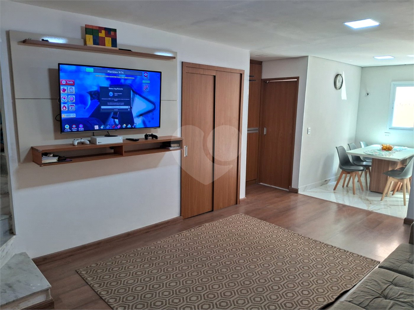 Casa de Vila à venda com 3 quartos, sendo 1 suíte, em Vila Pasti, Louveira, SP