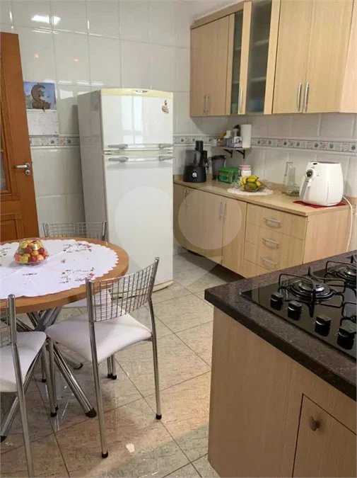 Apartamento em Atibaia com 2 dormitórios (1 suíte), 1 vaga de garagem, elevador, área de lazer com piscina
