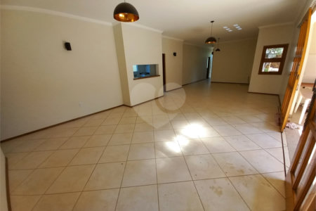 Casa Térrea no Condomínio Damha I,