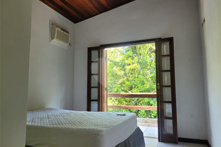 Casa à venda com 7 quartos, sendo 5 suítes, em Guaratuba, Bertioga, SP