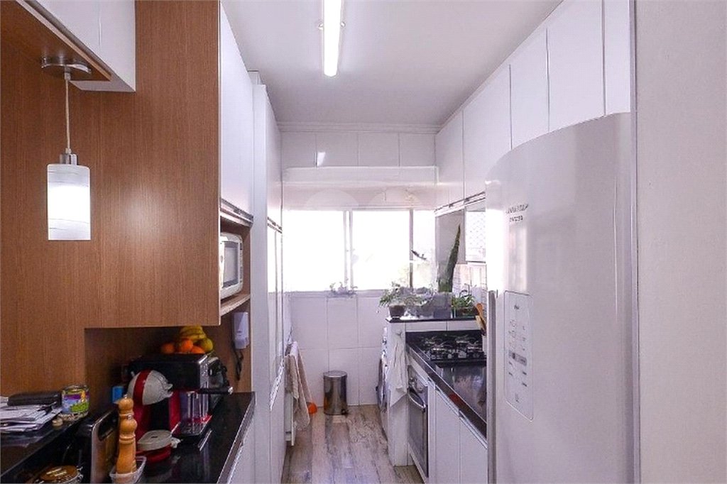 Oportunidade Apartamento mobiliado á venda na saude com 60m² com 2 dorm e 2 vaga. Aceita e estuda Permuta ( sujeito a avaliação).