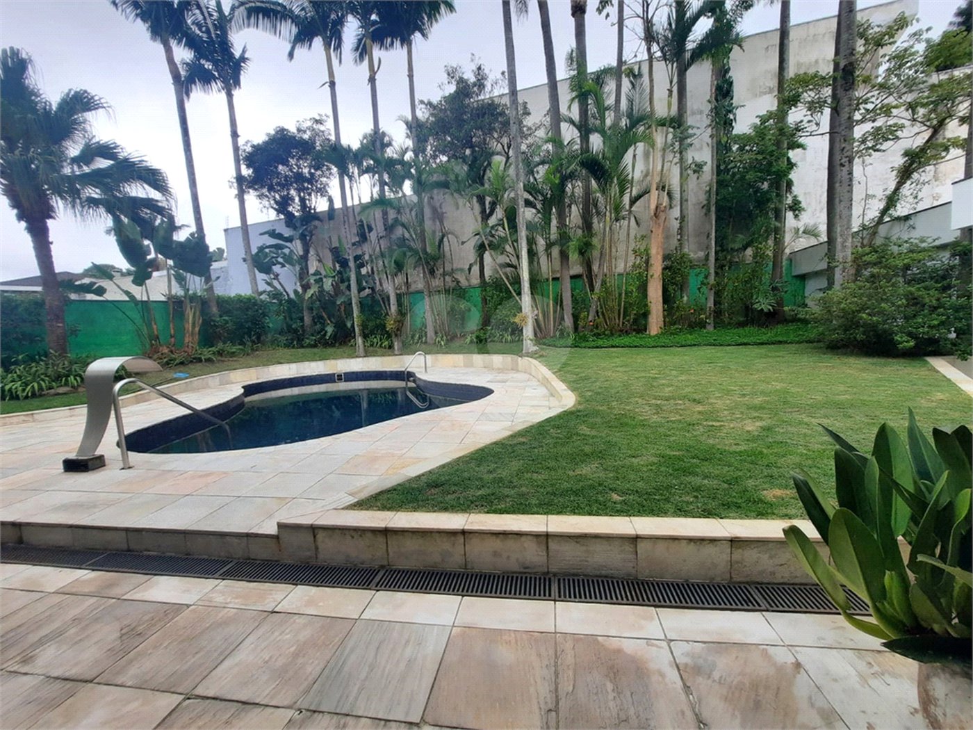 Casa para alugar com 4 quartos, sendo 2 suítes,  em Alto da Boa Vista, São Paulo, SP