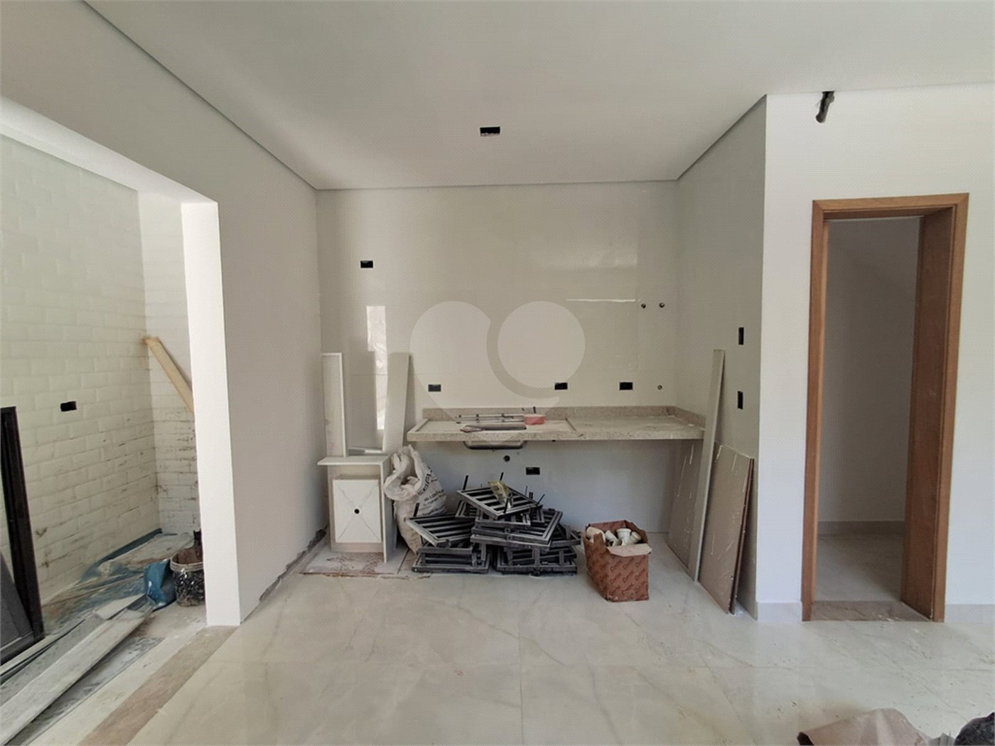 Sobrado Novo com 2 suítes e 2 vagas - Penha