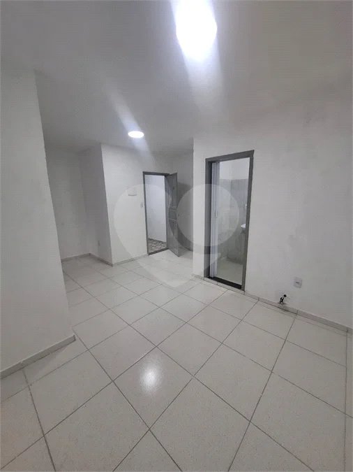 SOBRADO TIPO APARTAMENTO COM 1 QUARTO PARA LOCAÇÃO 42m² - SANTISSIMO