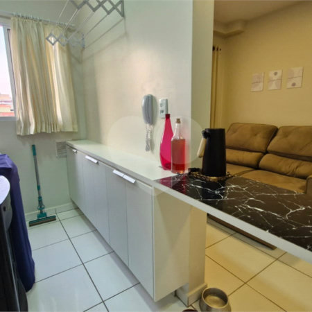 Apartamento à venda no condomínio Parque das Acácias.