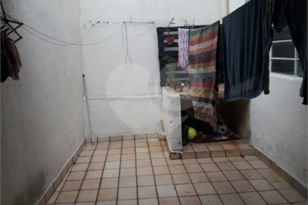 Terreno à venda de 251m² na Chácara Inglesa