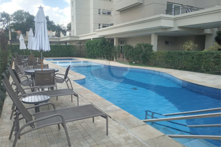 Apartamento 3 dormitórios, região do Campo Belo. Condomínio com laser completo.