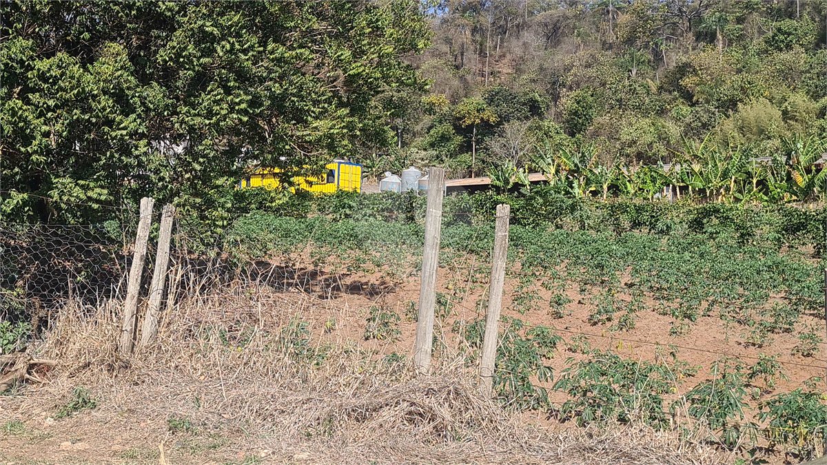 VENDA SÍTIO 48 hectares com estruura para granja, hidroponia e gado