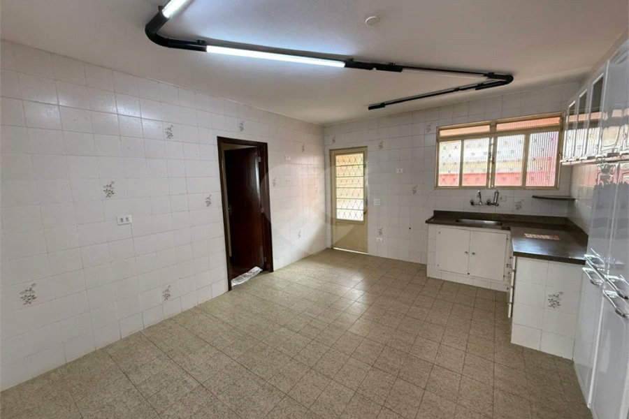 Excelente Casa de Esquina na Vila Monteiro – Oportunidade para Moradia ou Comércio
